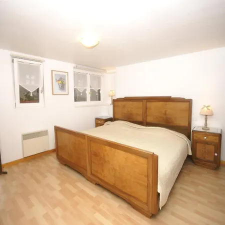 In Near Vineyards, Cleaning Included Apartman